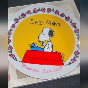 Snoopy Charlie Brown 1979 Mother's Day collectible Plate